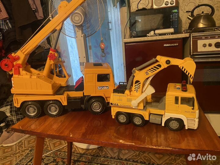 Машина кран Bruder Каток экскаватор