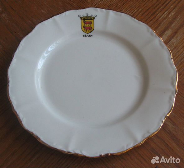 Тарелки с гербами исторических областей Франции