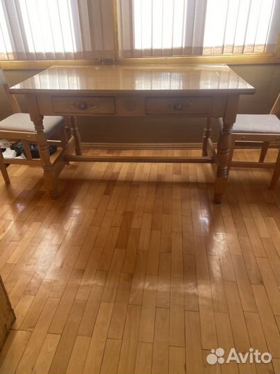 Кухонный стол и стулья бу бесплатно