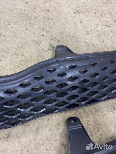 Решетка радиатора Toyota Funcargo NCP20