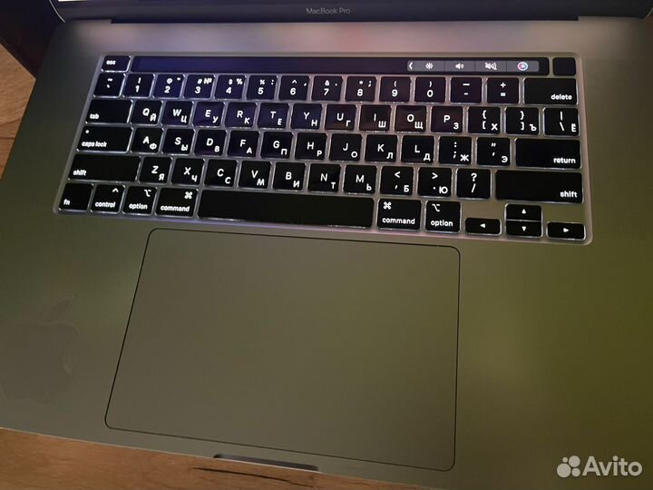 Macbook pro 16 2019 i7 16gb Крутой