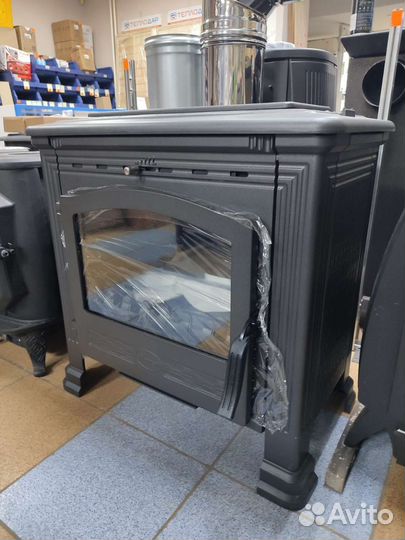 Печь отопительная чугунная дрова Tena N до 200 м3