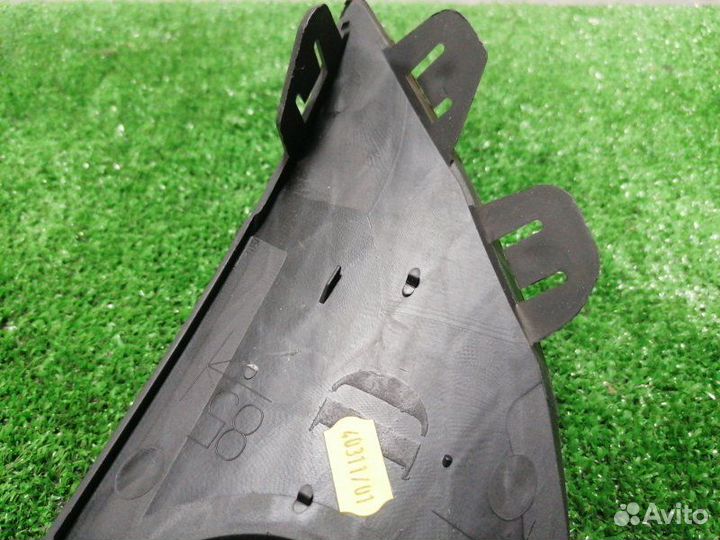 Решетка в бампер (накладка птф) правая Opel Astra