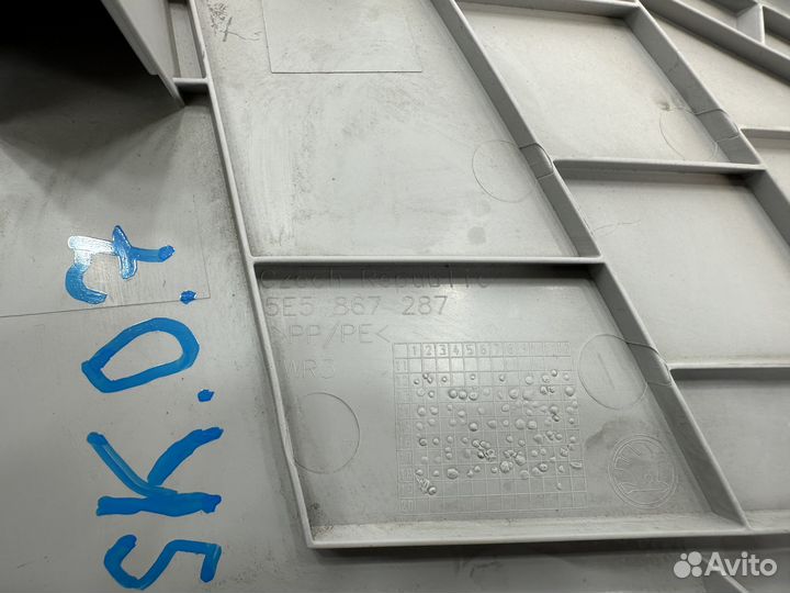 Skoda Octavia A7 Обшивка задней левой стойки