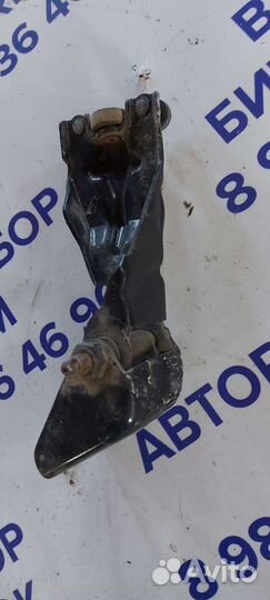 Петля двери задняя левая на Dodge Caravan