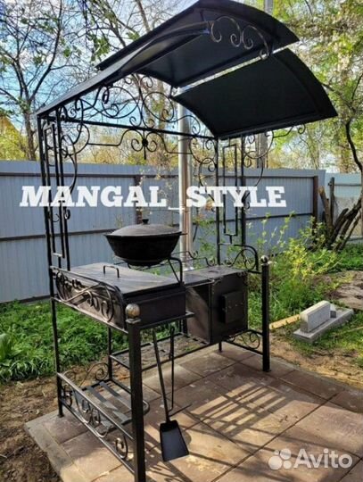 Мангал с крышей