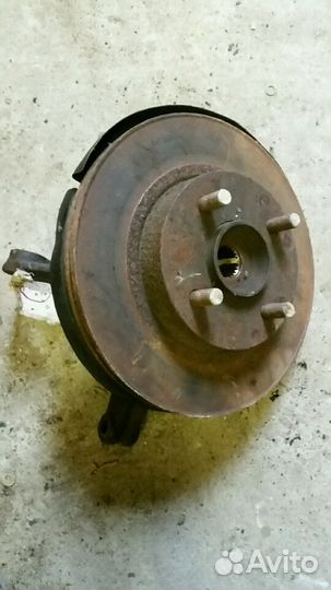 Поворотный кулак Nissan Almera N15