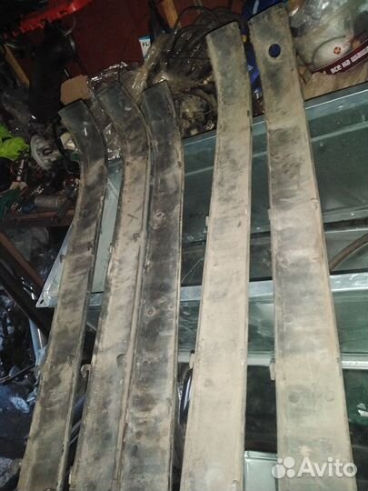 Е34 задние молдинги бампера bmw e34