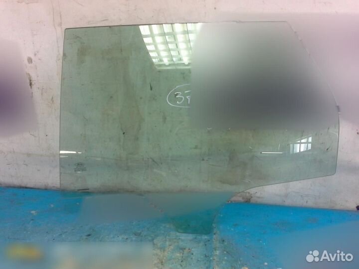 Стекло двери задней левой Ford Focus III 2011