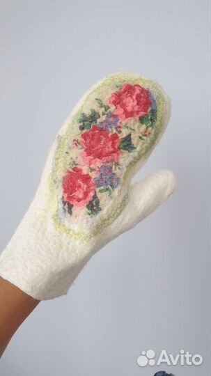 Шапка женская и варежки (шерсть 100)