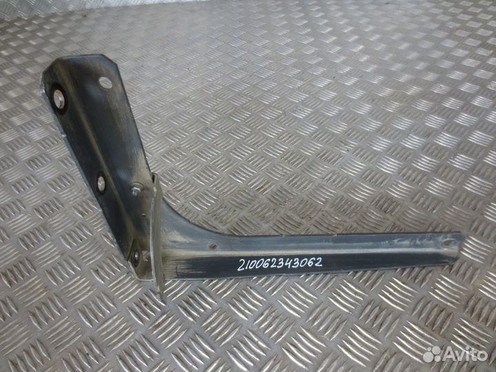 Кронштейн Mercedes-Benz A9305240839