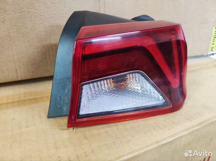 Фонарь правый Kia K5 c 20г.в LED целый оригинал