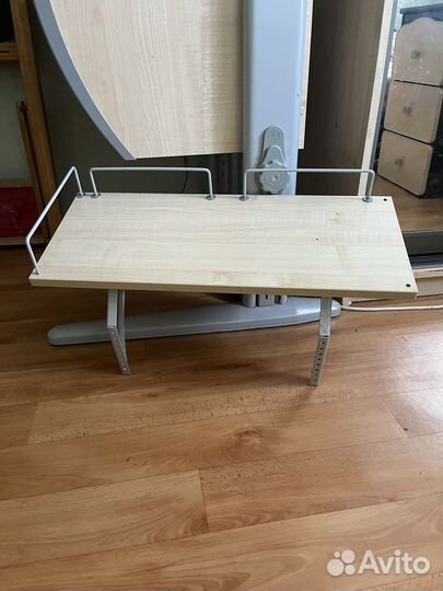 Школьный стол и стул