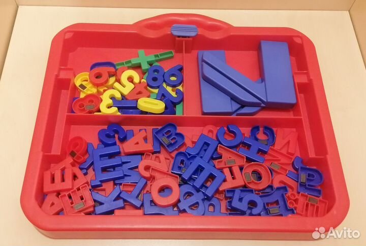 Мольберт настольный с буквами и цифрами