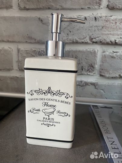 Дозатор для жидкого мыла