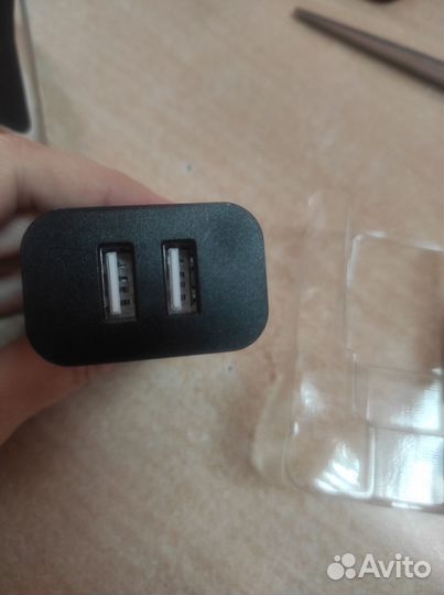 Зарядное устройство на два usb порта с microusb