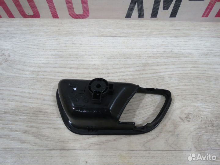Накладка ручки передняя левая Hyundai Solaris 2