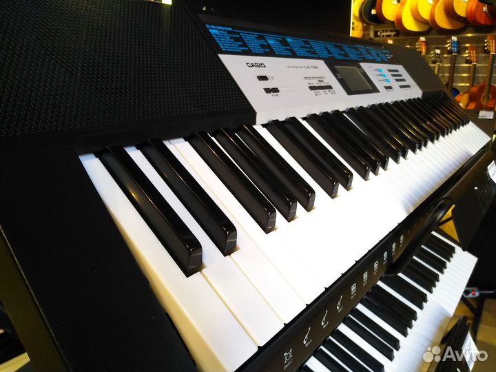 Синтезатор Casio LK-136