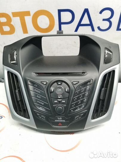 Консоль магнитофона Ford Focus 3 хетчбэк 1.6 pnda