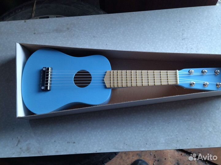 Детская гитара