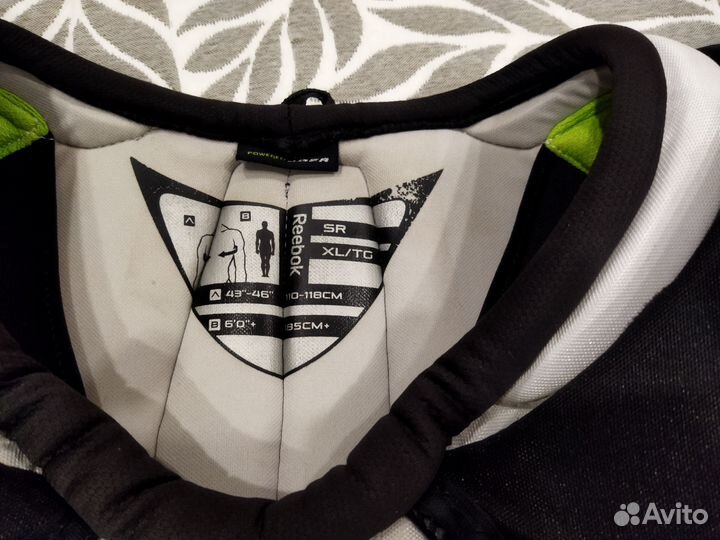 Нагрудник хоккейный Reebok 8k sr xl