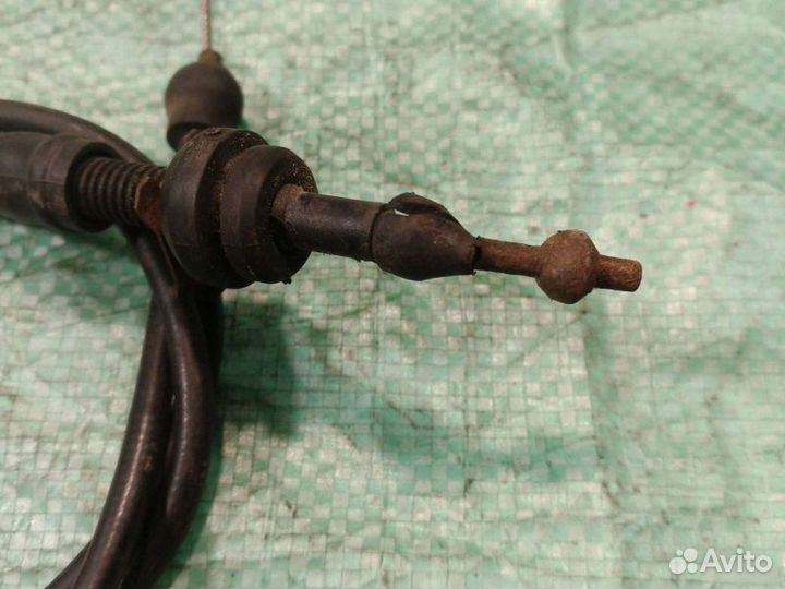 Трос газа Volkswagen Passat B4 1.8L