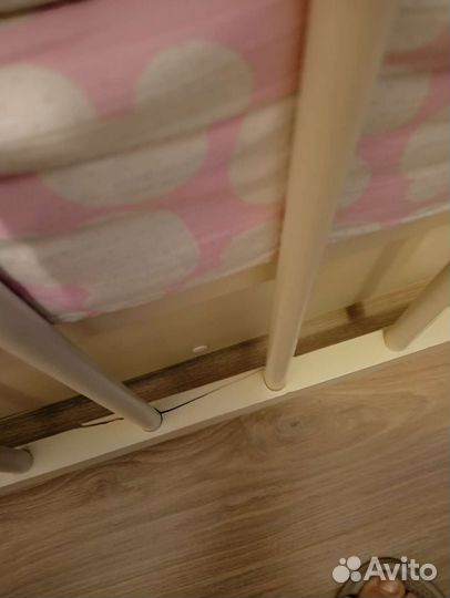 Кроватка с маятником