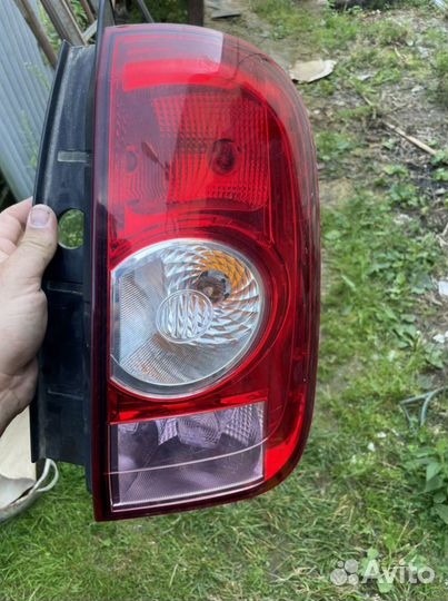 Задний правый фонарт Renault duster