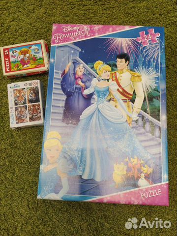 Три пазла. Один большой и два поменьше