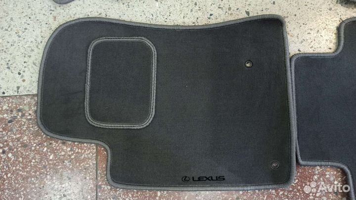 Автомобильные коврики Lexus