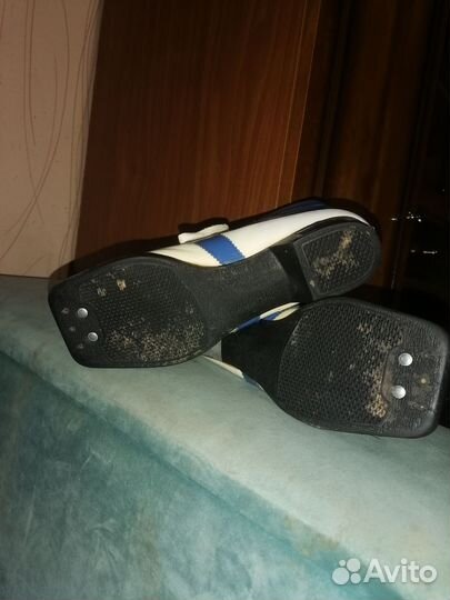 Лыжные ботинки