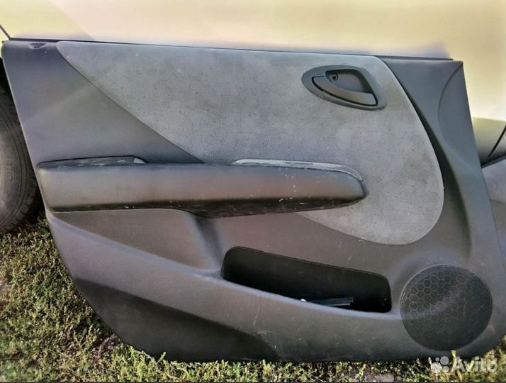 Honda Fit GD1 обшивки дверей левой стороны