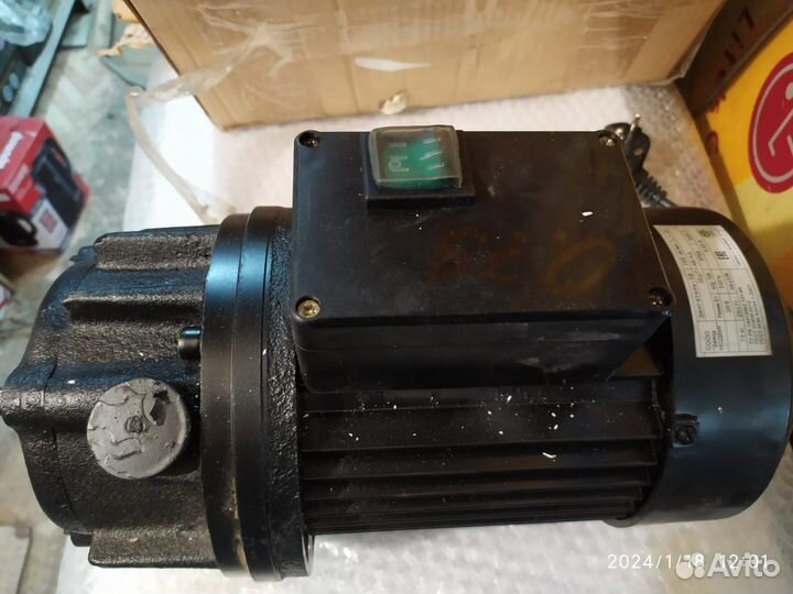 Мотор для доильного агрегата фермер 03