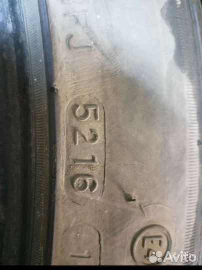 Maxxis MA-Z4S Victra 215/50 R17