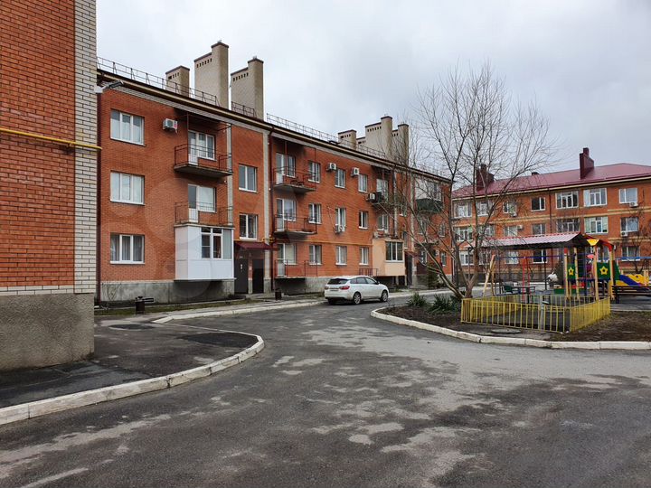 2-к. квартира, 60 м², 2/3 эт.