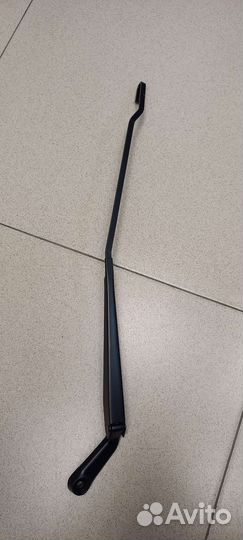 Поводок стеклоочистителя правый Audi Skoda Volksw