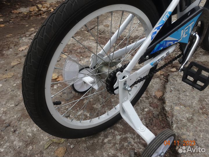 Продам детский велосипед 12 дюймов для мальчика