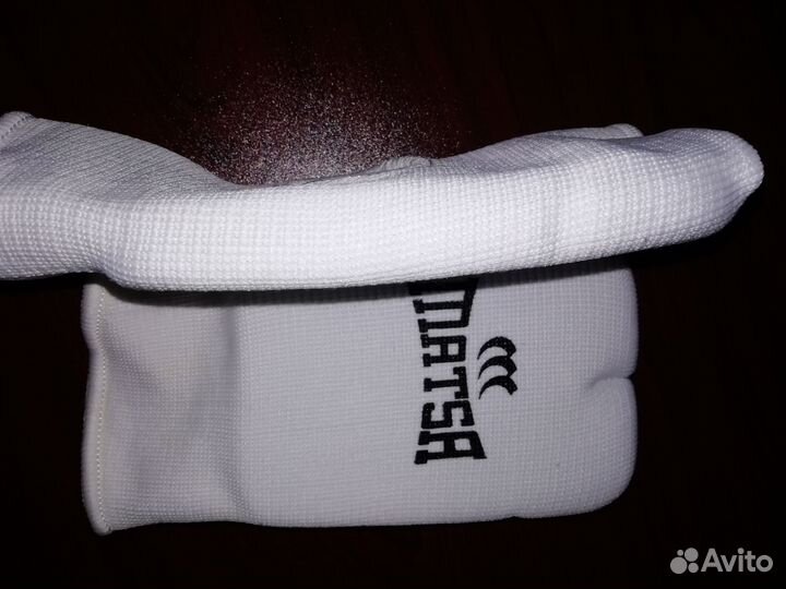 Щитки на кисти рук