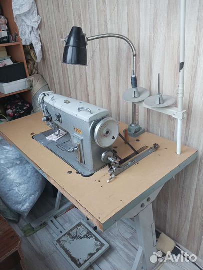 Промышленная швейная машинка