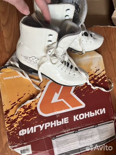 Коньки фигурные 38 размер