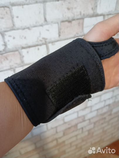 Бандаж Trives на лучезапястный сустав