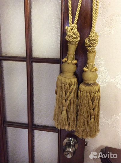 Кисти для оформления портьер