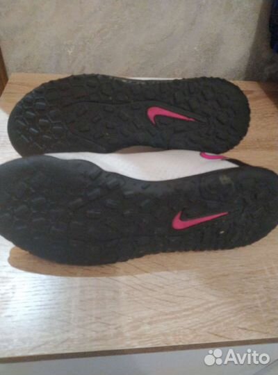 Футзалки сороконожки Nike phantom