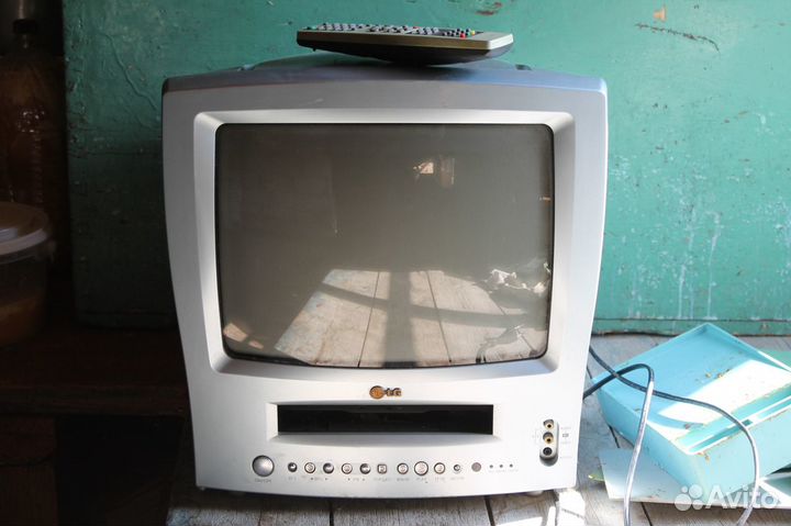 Продаю видеодвойку LG
