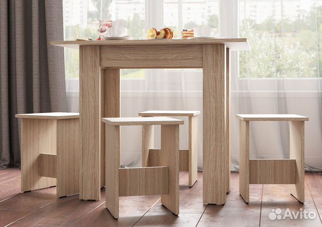 Кухонный стол со стульями