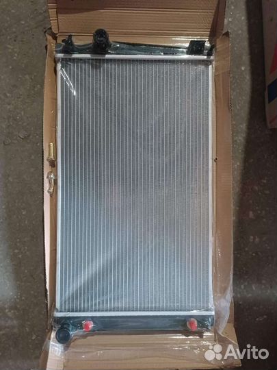 Радиатор охлаждения Тойота рав 4. 05-13 г.в