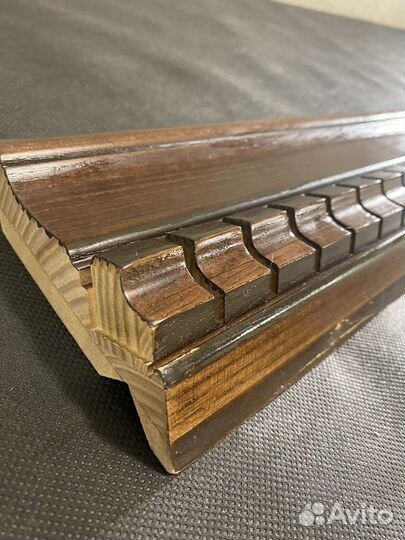 Карниз из массива ясеня для кухни