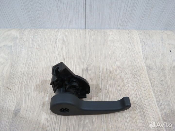 Ручка открывания капота Kia Stinger