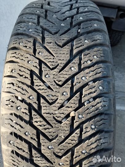 Nokian Tyres Hakkapeliitta 8 215/65 R17