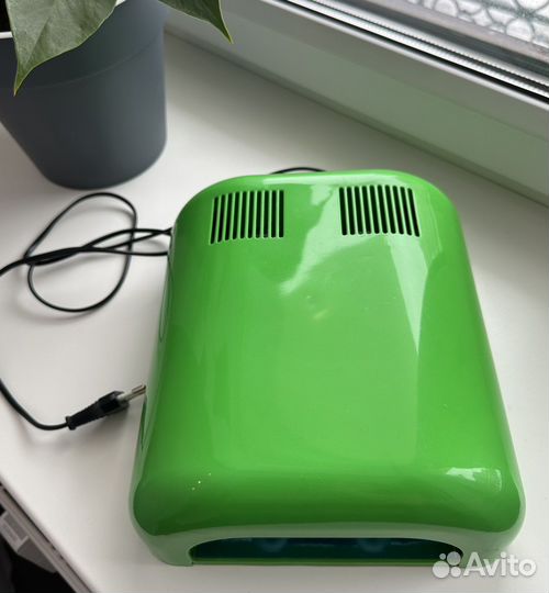 Лампа для ногтей